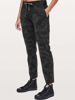 Lululemon On the Fly Pants Incognito Camo Gray Jogger Pants 28” Inseam